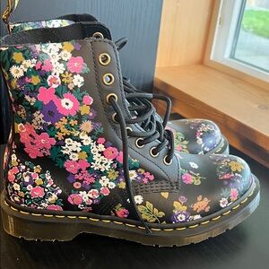 Dr. Martens 1460 Pascal Floral Combat Boots NWOT